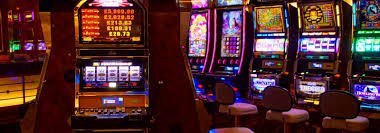 Angka Main live dealer table interface on erek ayam mobile app
